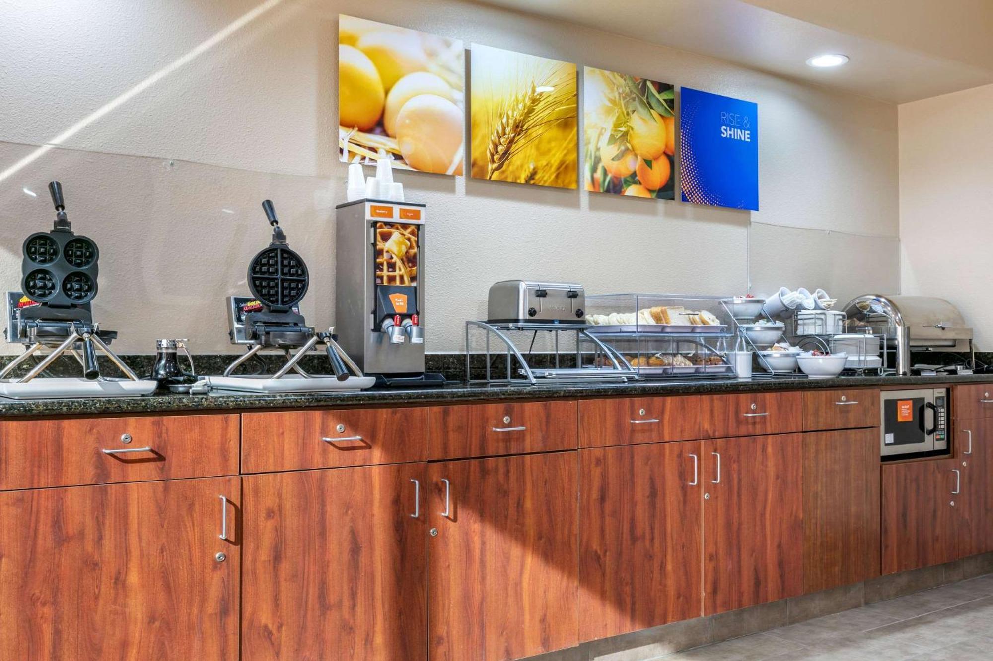 Comfort Inn & Suites Van Buren - Fort Smith Екстериор снимка